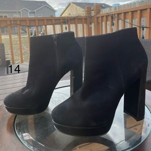 Black heels boots